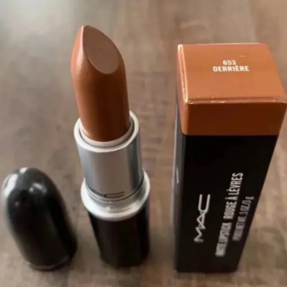 MAC 653 Derrière Lipstick - Derriere Dirty Brown With Gold Undertones